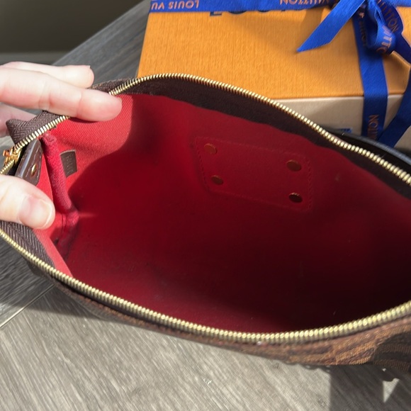 Authentic Louis Vuitton Damier Eva - Picture 6 of 11